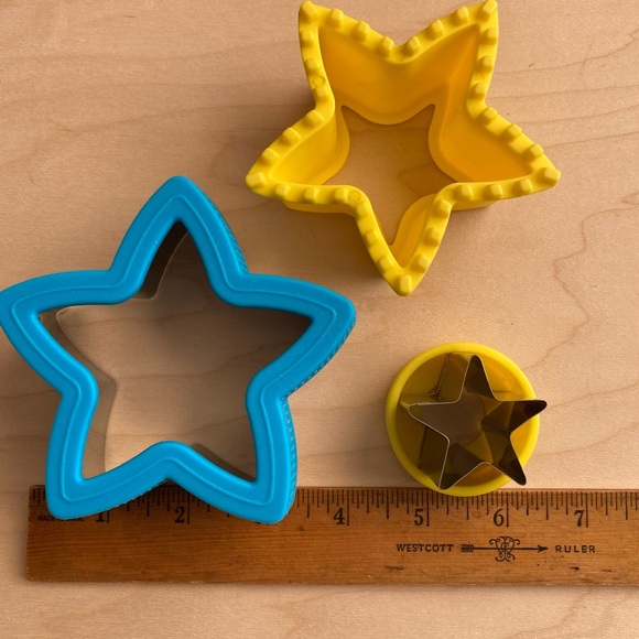 Star Sandwich Cutter and Sealer, Sandwich Cutter 3 PC Decruster Sandwich Maker - Picture 4 of 5